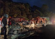 Mobil Pemuat Jerigen BBM Tabrak Kios Hingga Terbakar di Morut