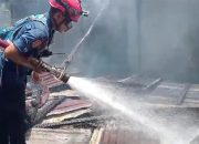 Diduga Korsleting Listrik, Sebuah Rumah di Korolama Ludes Terbakar