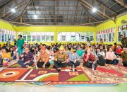 Makan Bersama Warga Sambil Melantai, Bupati Delis Minta Tradiri Pendahulu Dilestarikan