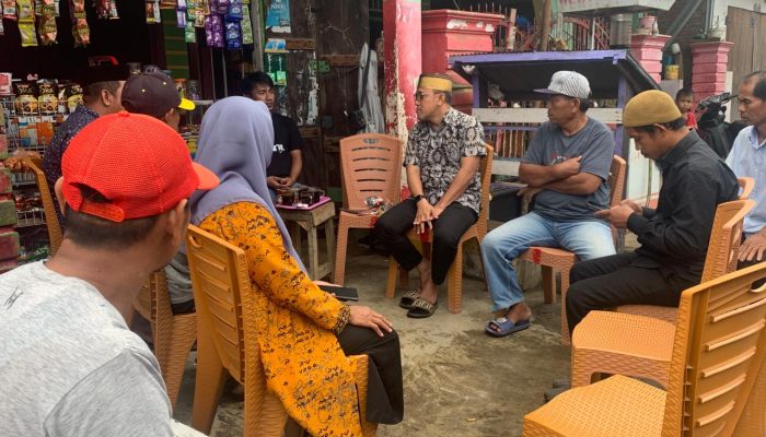 Paris Yasir Calon Bupati Jeneponto Melayat ke Rumah Duka korban KKB di Papua