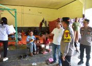 Berbagi ke Korban Banjir di Desa Bunta, Kapolres Morowali Utara: Tetap Waspada