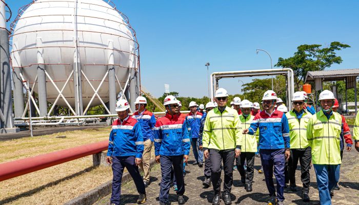 Pastikan Sarfas Prima Untuk Layanan Masyarakat, Dirut Pertamina Patra Niaga Cek Terminal LPG