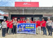 Polres Luwu Timur ‘Menyapa’ Kurir J&T: Tertib Berlalulintas