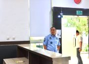 Bupati Irwan Lakukan Sidak, Tegaskan Disiplin ASN dan Penataan Barang Kantor
