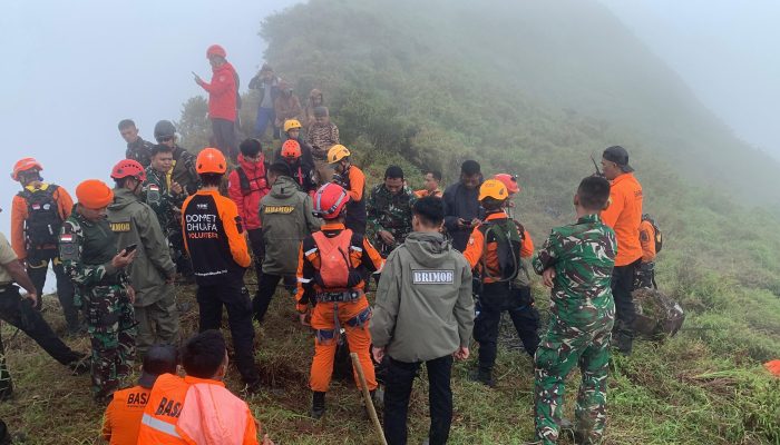 TIM SAR Gabungan Kesulitan Evakuasi Jenazah Korban Pesawat ATR 42-500