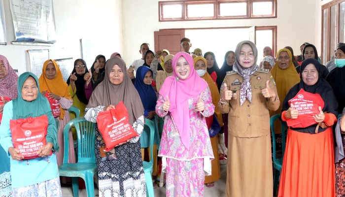 Jelang Lebaran, UMB Palopo Kunjungi Lansia di Empat Kecamatan