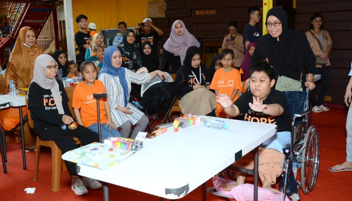 Kolaborasi DPD KCBI Sul-Sel &amp Vihara Girinaga Berbagi Kasih Bersama Rumah Harapan Indonesia