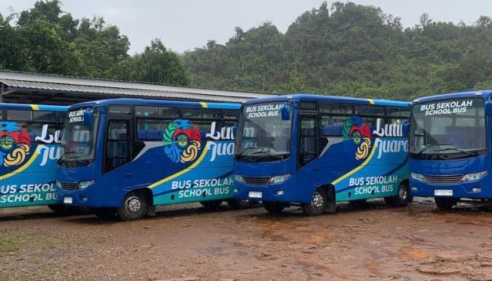 Foto: Bus Sekolah “Lutim Juara” Tampil Prima dan Modern, Bukti Nyata Komitmen Pemda untuk Pelajar