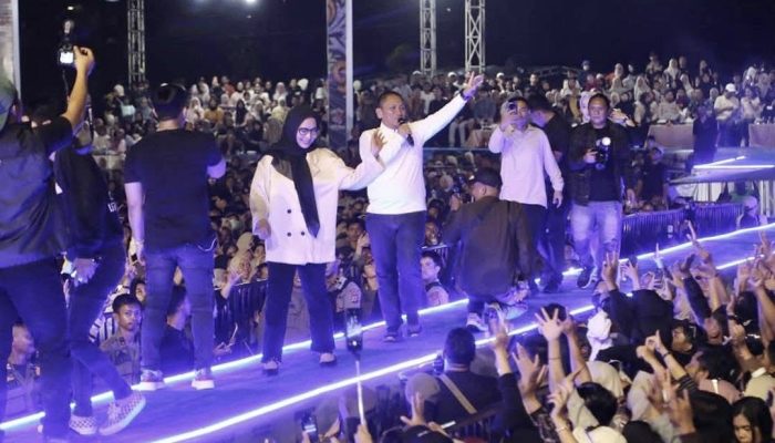 Pecah dan Mengguncang Malili! Repvblik Band Bakar Semangat Ribuan Warga Lutim