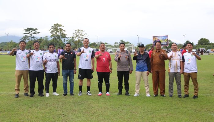 Dibuka Bupati Irwan, Turnamen Sepak Bola Antar OPD dan Instansi Vertikal Resmi Bergulir