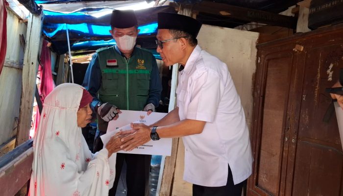 Idap Tumor Dan Hidup Sebatang Kara BAZNAS Serahkan Bantuan Ke Nenek Faedah