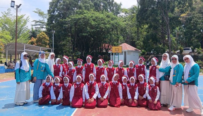 Tanamkan Jiwa Patriotisme, SDN 234 Kore Korea Meriahkan Gerak Jalan HUT RI ke-81