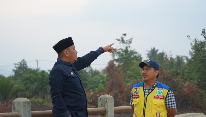 Bupati Irwan Dorong Percepatan Perbaikan Jalan Mahalona Raya  1 jam laluoleh editor1-743 views