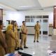 Sidak Singkat Bupati Irwan, Beasiswa Hingga Bersihnya Ruangan Prokopim Jadi Sorotan