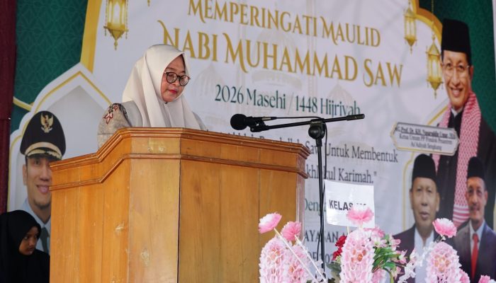 Hadiri Maulid di MTs As’adiyah Malili, Wabup Puspawati Tekankan Pentingnya Pendidikan Karakter