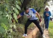 Kadis PMD Awaluddin Anwar dan Jajaran Turun Langsung Bersihkan sampah dan Saluran Drainase