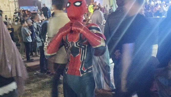 Semarak Harkopnas ke-79, Muncul Sosok Berkostum Spiderman Curi Perhatian di Lapangan Iniaku