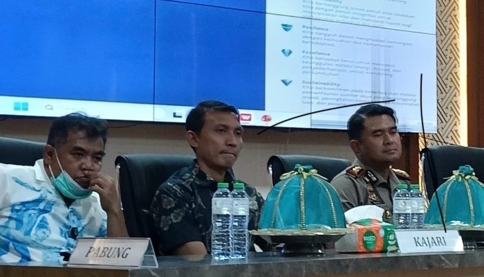Kasi Intel Kejari Luwu Timur Hadiri Pemaparan Hasil Uji Coba Demplot Padi di Lahan Terdampak Kebocoran Pipa Minyak