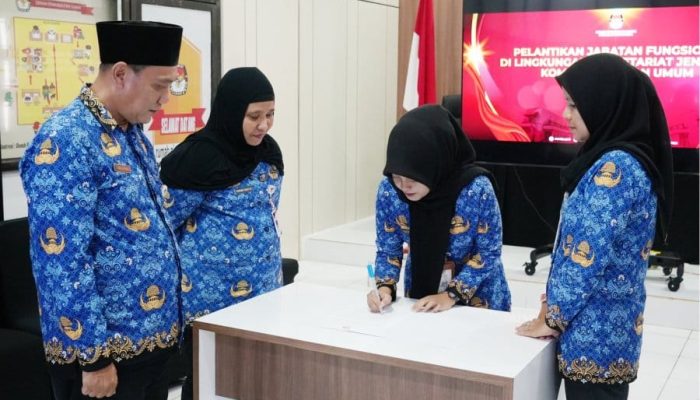 KPU Luwu Timur Gelar Pelantikan Jabatan Fungsional Secara Daring, Lulu Fauziah Diangkat
