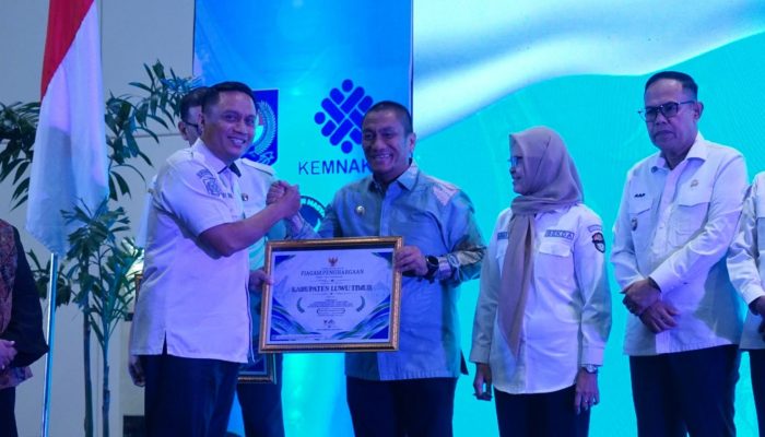 Perlindungan Pekerja Makin Luas, Luwu Timur Raih Juara II Jamsostek Award