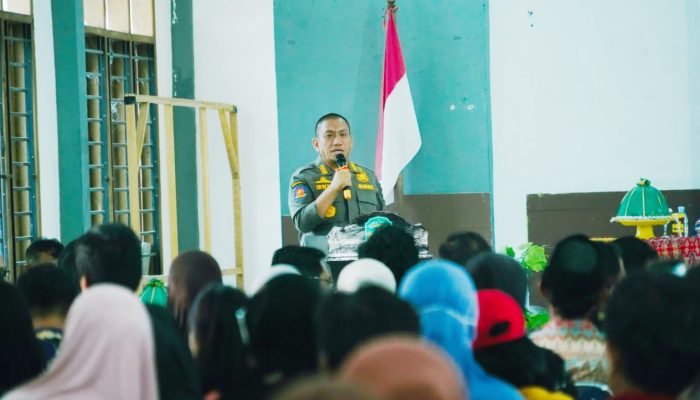 Serahkan Bantuan Bedah Rumah untuk 400 Penerima, Bupati Irwan : Tak Ada Potongan Dana