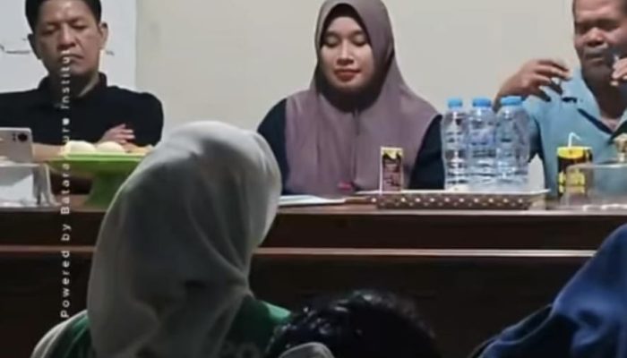 Sekretaris Desa Mahalona Apresiasi Kartu Sehat & Beasiswa, Harap Jalan Pemukiman dan Damkar Segera Direalisasikan
